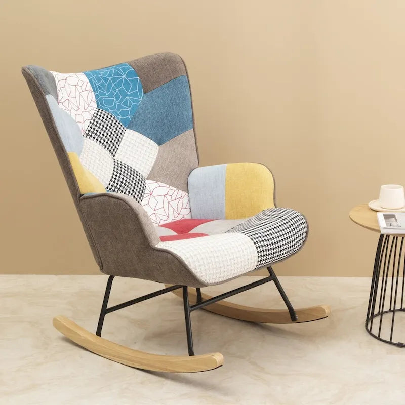 Poltrona a dondolo alta in stile mid-century con rivestimento in lino patchwork e gambe in legno