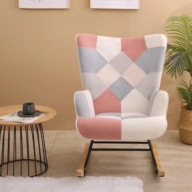 Poltrona a dondolo alta in stile mid-century con rivestimento in lino patchwork e gambe in legno