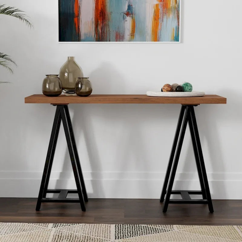 Moderner Konsolentisch im Industrial-Stil – Walnussholzplatte und Metallbockgestell