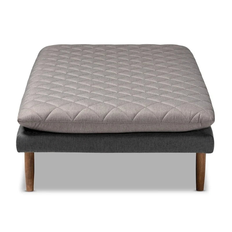Tapicerowane łóżko dzienne w stylu mid-century modern z pikowaną tkaniną i drewnianymi nogami