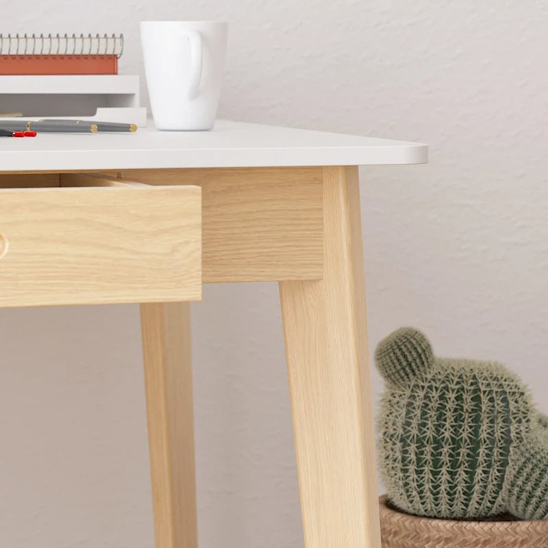 Scrivania in legno per scrivere e computer con ampio piano