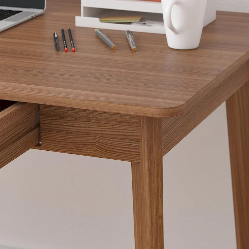 Scrivania in legno per scrivere e computer con ampio piano