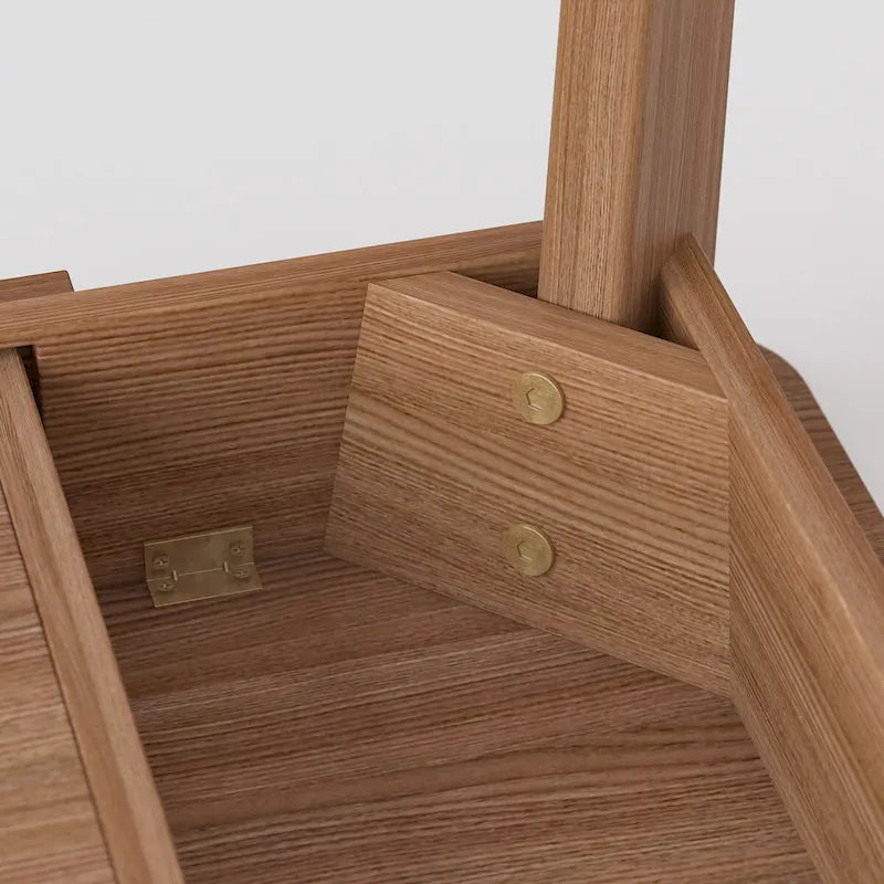 Scrivania in legno per scrivere e computer con ampio piano